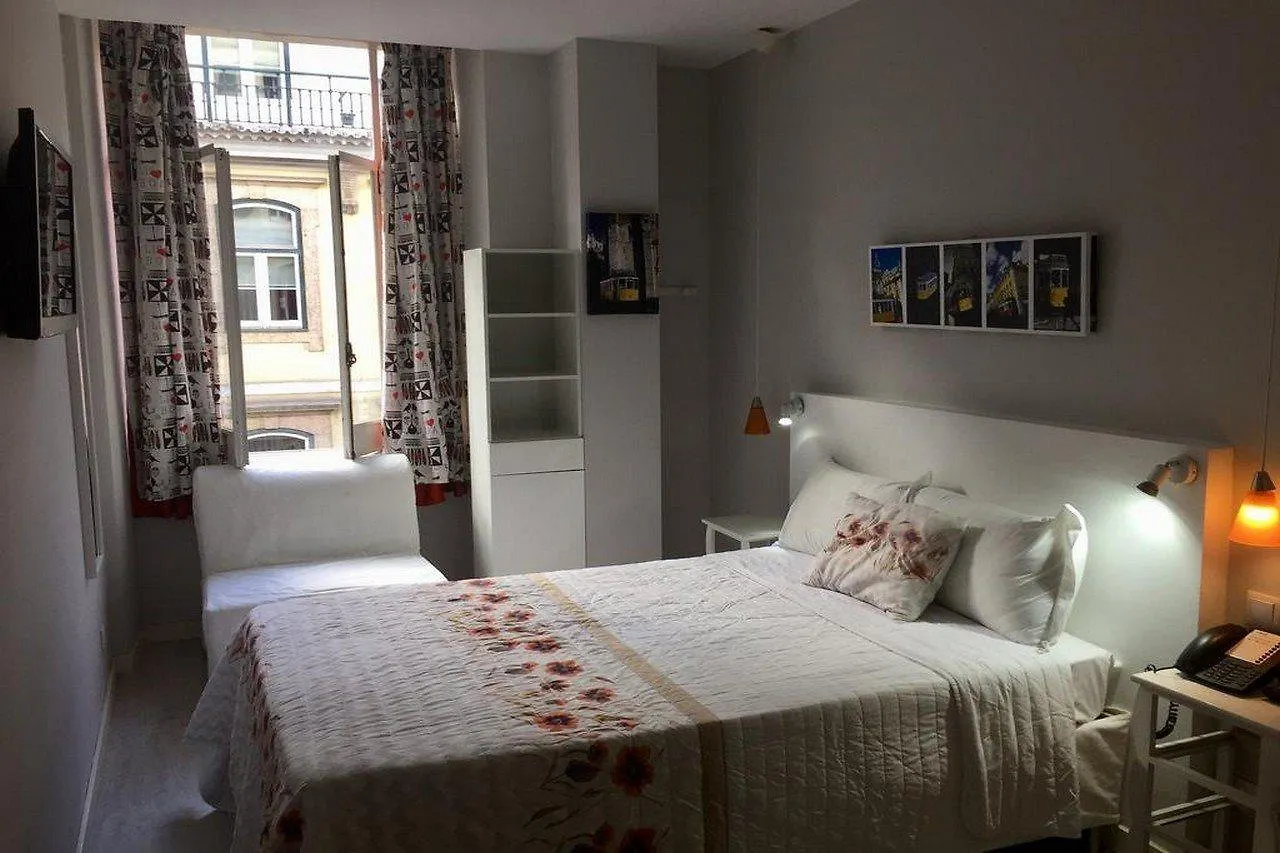 Golden Tram 242 Suites & Hostel Lisbon