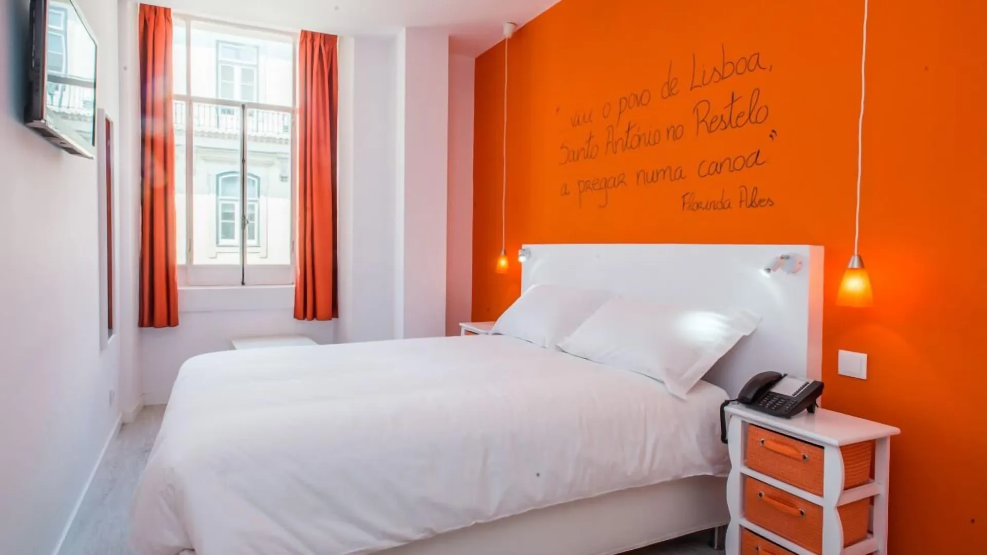 Golden Tram 242 Suites & Hostel Lisbon