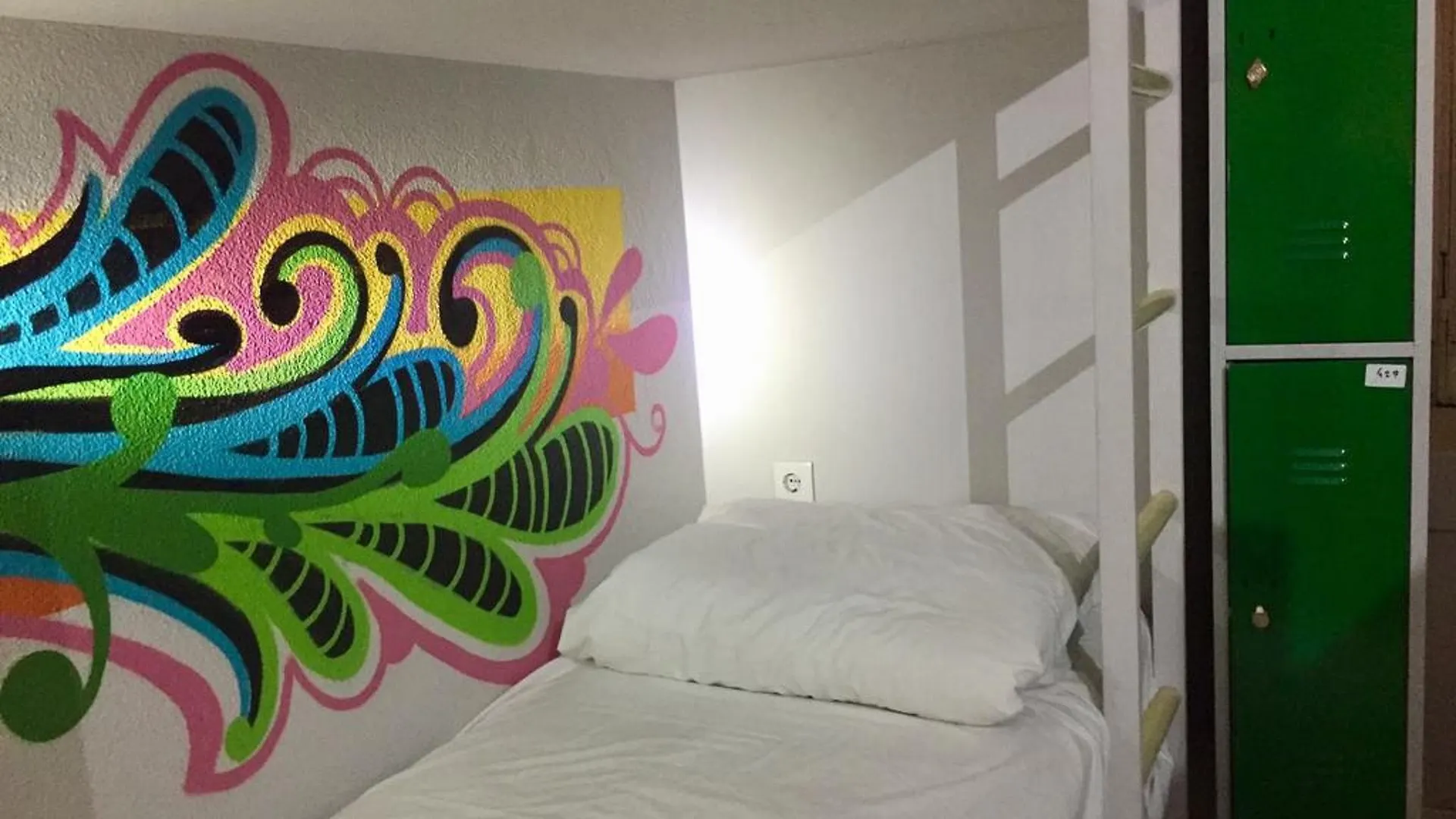Golden Tram 242 Suites & Hostel Lisbon