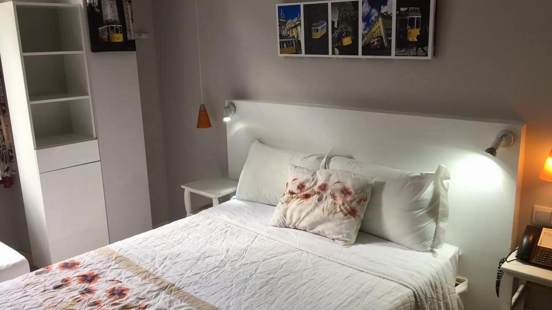 Golden Tram 242 Suites & Hostel Lisboa