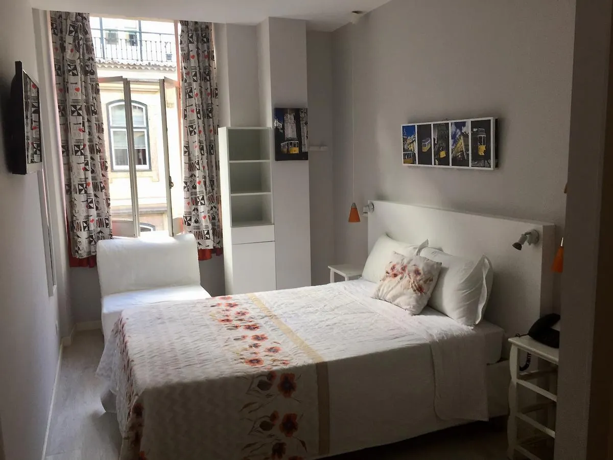 Golden Tram 242 Suites & Hostel Lisbon